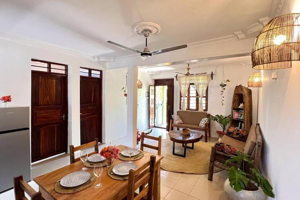 Appartamento Stylish 2 Bedroom - 1min Walk To The Indian Ocean *