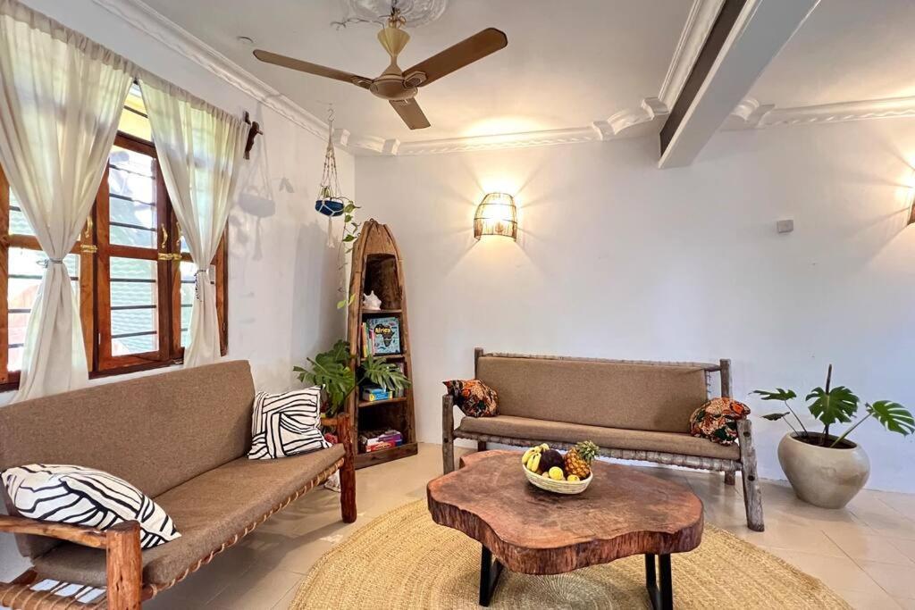 Appartamento Stylish 2 Bedroom - 1min Walk To The Indian Ocean Umbuji