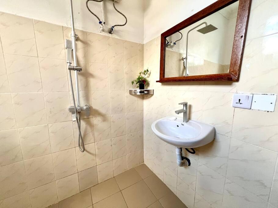 Appartamento Stylish 2 Bedroom - 1min Walk To The Indian Ocean Umbuji