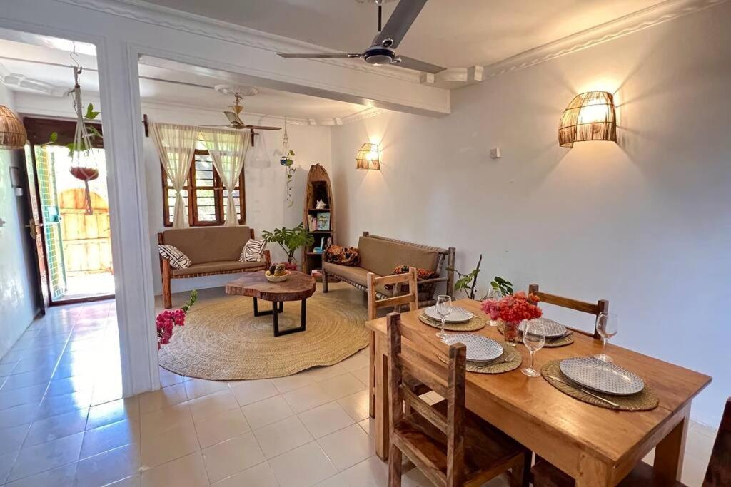 Stylish 2 Bedroom - 1min Walk To The Indian Ocean Appartamento