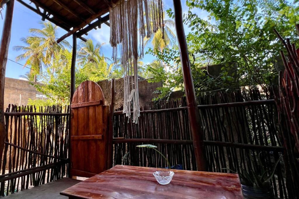 Appartamento Stylish 2 Bedroom - 1min Walk To The Indian Ocean Umbuji