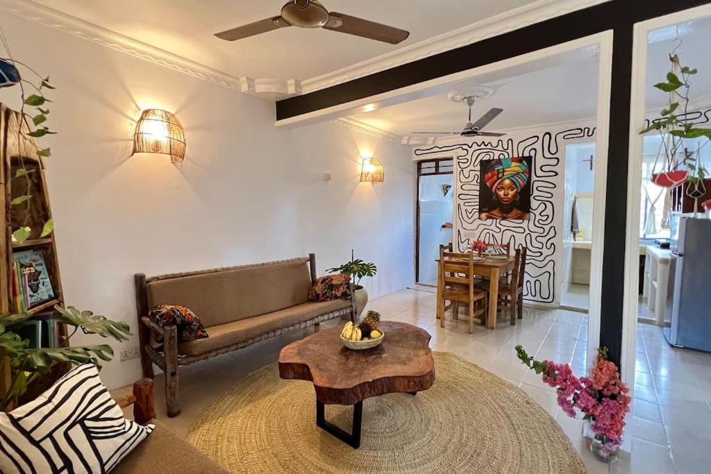Stylish 2 Bedroom - 1min Walk To The Indian Ocean Umbuji